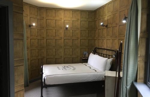 Winchester Hotel | The Black Hole