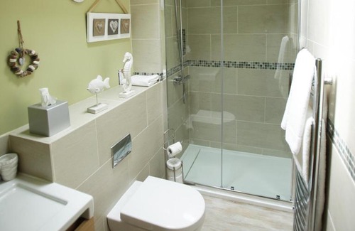 Old Warden Hotel | The Black Horse at Ireland