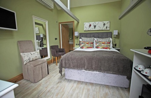 Old Warden Hotel | The Black Horse at Ireland