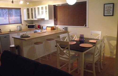 Invergowrie House | "The Block Getaway" - Peaceful Country Haven for Families