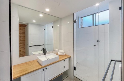 Mooloolaba Apartment | The Block Mooloolaba