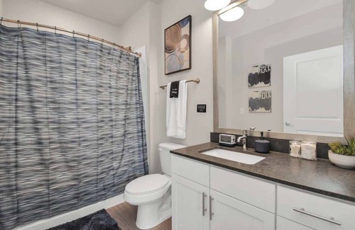 Clear Lake Shores Apartment | The Blue Horizon near Kemah Boardwalk and NASA