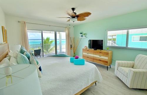 Colliers Bay House | The Blue Iguana at Cottages