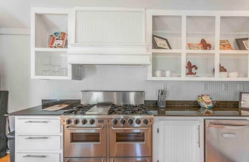 New Iberia House | The Blue Jay Getaway
