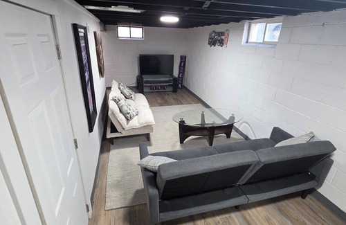 Des Moines Condo | The Blue Ribbon Duplex