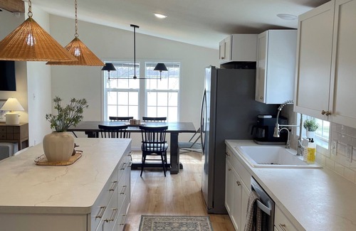 Kendall Cottage | The Blue Swan- Cottage on Swan Lake in Allegan, MI