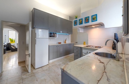 Praia da Rocha House | The Blue Villa in the Algarve: 50 m from the beach and Ocean, Praia da Rocha