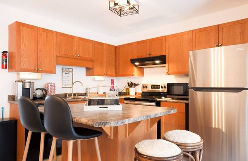 Thorold House | The Boho Bliss - Stylish 5BR Stay Near Niagara Falls & NOTL!