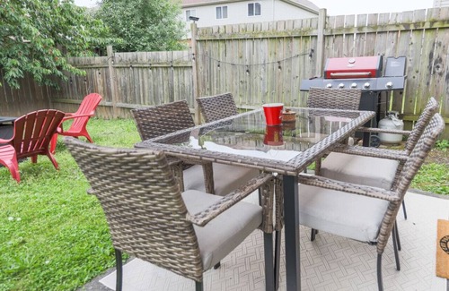 Thorold House | The Boho Bliss - Stylish 5BR Stay Near Niagara Falls & NOTL!