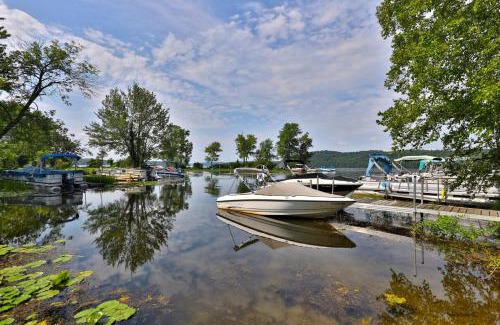 Crystal Beach House | The Bomoseen Bungalow - Vermont Lake House Close to Ski Resorts! Private dock, ski rental ticket deals