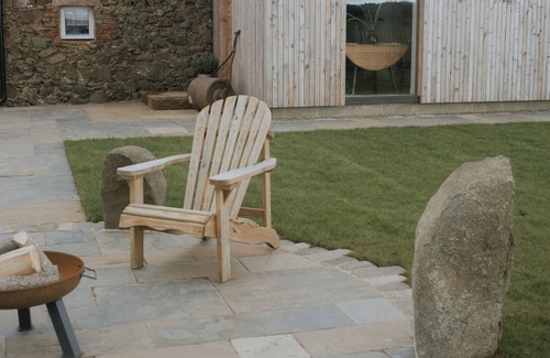 East Linton Cabin | The Bonnie Wee Bothy is a rural off-grid eco getaway.