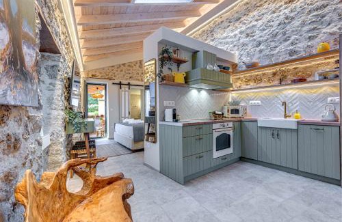 Doukades Apartment | The Botzos Residence - Terracotta & Olive Suites