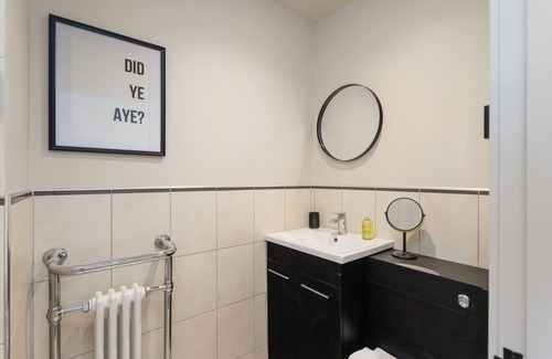 Glenrothes Apartment | The Brae @ The Balfour by Coorie Doon Stays