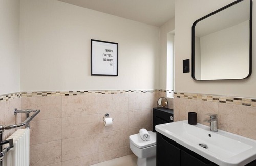 Glenrothes Apartment | The Bramble @ The Balfour by Coorie Doon Stays