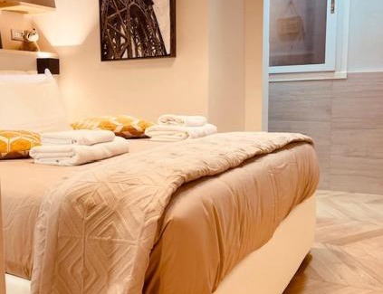 Rione III Colonna Apartment | THE BREAK - Campo Marzio Studio