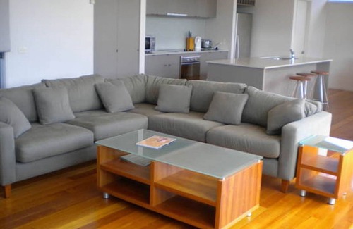 Inverloch House | The Breakers on the Surf