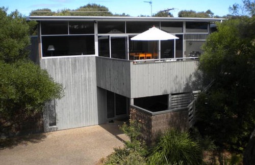 Inverloch House | The Breakers on the Surf