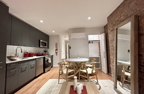 Jersey City Apartment | The Brick Flat - Stylish stay ~20 min from Manhattan