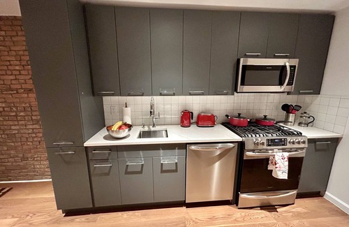 Jersey City Apartment | The Brick Flat - Stylish stay ~20 min from Manhattan