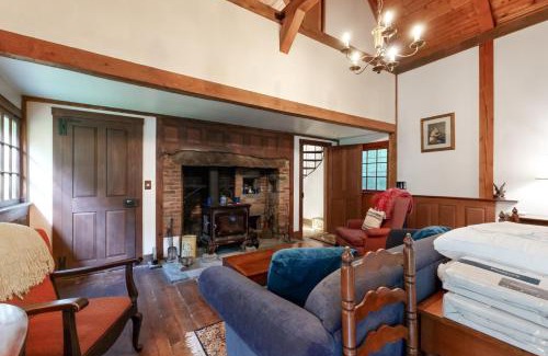 Grafton House | The Brown House