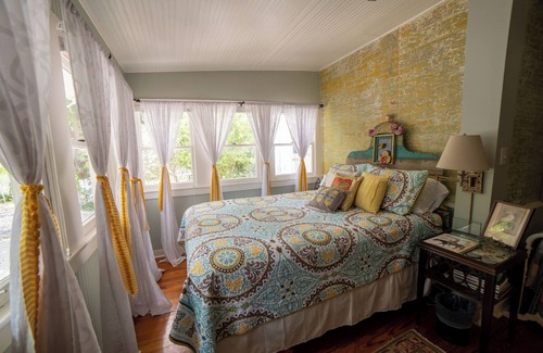 Palmview South Other | The Bryan House: Where History & Nature Meet! w/King Bed. Pet friendly!