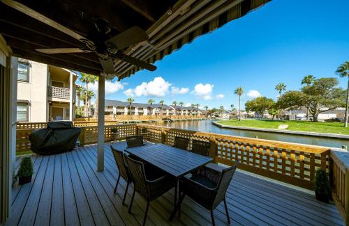 Harbor Oaks Apartment | The BS Lake House