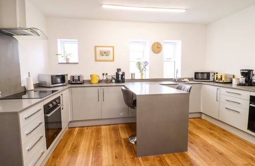 Deiniolen House | THE BULL INN, pet friendly, character holiday cottage in Deiniolen