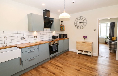 Dronfield Cottage | THE BUNGALOW@BARLOW, pet friendly, with open fire in Chesterfield