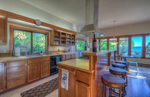 West Sound House | The Bungalow on the Shore in West Sound