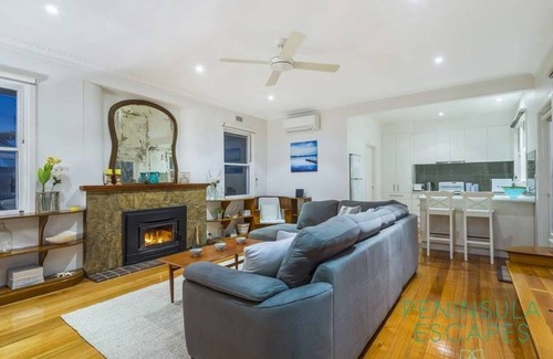 Blairgowrie House | The Buoys Summary: Di