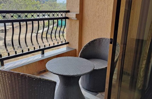 Palghar Hotel | The Byke Majestic Meadows