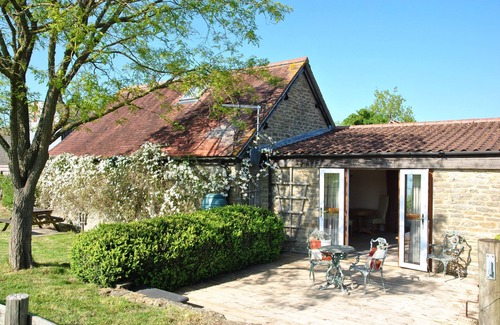 Templecombe House | The Byre lovely stone barn in rural location on the Somerset and Dorset Border