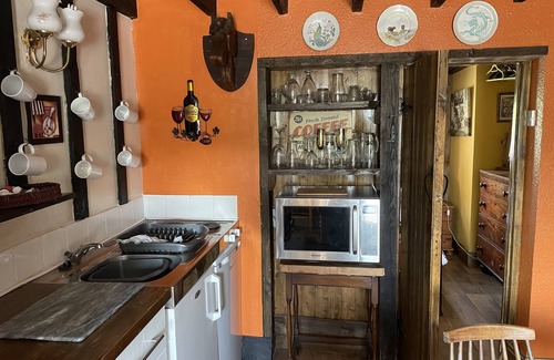 Yarm Cottage | The Byre/Paddock - Sleeping 6 lounge/2 singles/double bed/double bed en suite