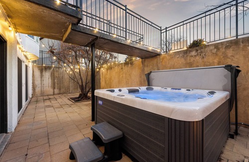 Sunset Heights House | The BYU Fan House, The BYU Fan House: sports court, hot tub, game room, fun!