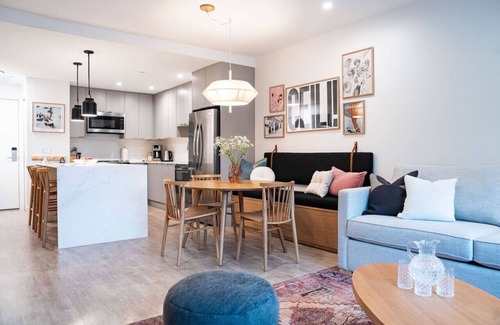 Revelstoke Apartment | The Céilí Cottage, Minutes to Revelstoke Village - Unit 3202