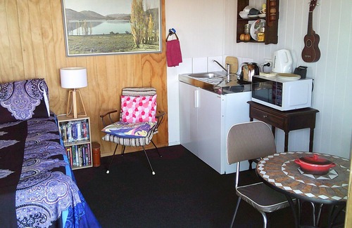 Auckland Cottage | The Cabana Half Moon Bay Quiet Private Setting with Panoramic Sea views