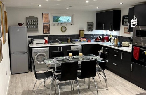 High Barnet Cabin | The Cabin - Arkley, Barnet