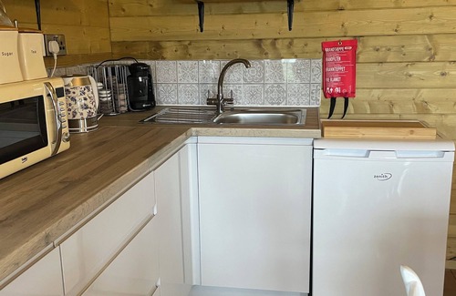 Enniskillen Cabin | The Cabin Pipershill, pet friendlynClose to all amenities and stairway to heaven