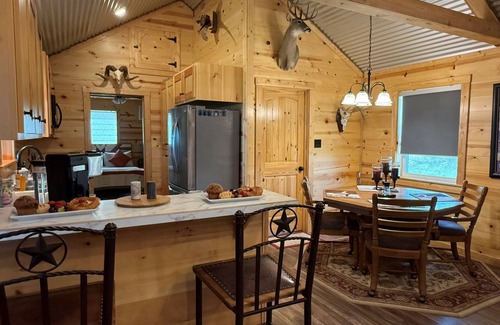 Gatesville Resort | The Cabins @ TX Retreat | Texas Hills Adventure!