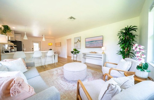 Bonita Shores House | The Canary Palm - Fenced Private Backyard