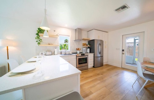Bonita Shores House | The Canary Palm - Fenced Private Backyard