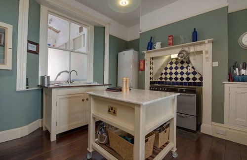 Downderry Cottage | THE CAPTAINS HOUSE, pet friendly, with open fire in Downderry