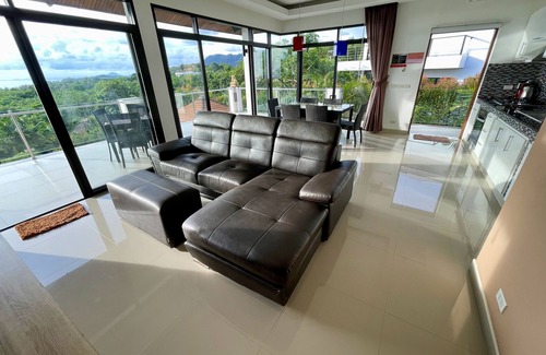Ko Lanta Villa | The Carma: Stylish luxury villa with a sunset infinity-pool for up to 8 people