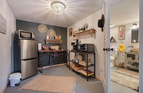 Far North Central House | The Carriage - Hidden gem inTX Hill Country!n