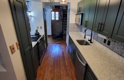 Downtown Baltimore House | The Carriage House of Mount Vernon