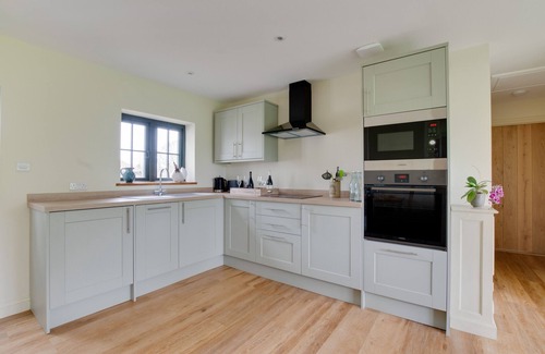 Weybread House | The Cart Lodge - Two Bedroom House, Sleeps 4
