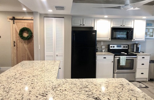 South Venice House | The Casa Coco | Coronado: Updated home, Heated pool close to S. Venice beach.