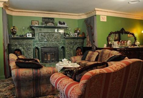 Robertson Bed & Breakfast | The Castle