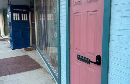 Oneonta House | The Castle - Downtown Shopping and Eating easy pleasant walk