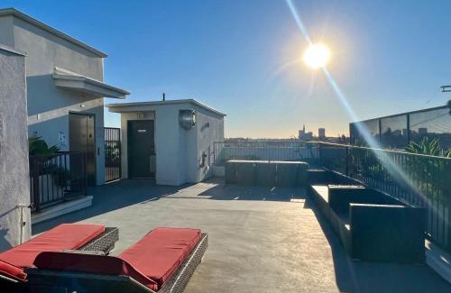 Westwood Apartment | The Century City Cozy 3 Bedroom Apartment with free parking! 303